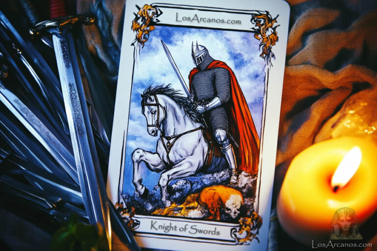 Significado Del Caballero De Espadas En El Tarot Tarot Los Arcanos