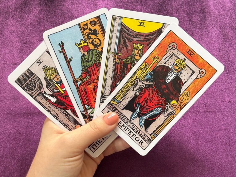 Significado de los Colores en el Tarot: Lo que revela cada tono – Tarot